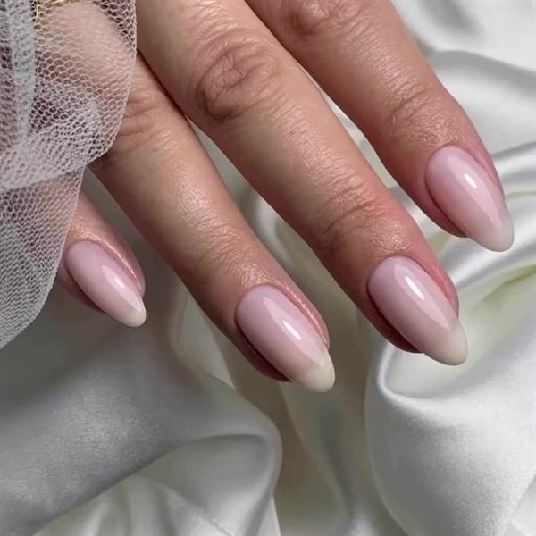 SMALTO SEMIPERMANENTE SHELLAC OF THE MOMENT